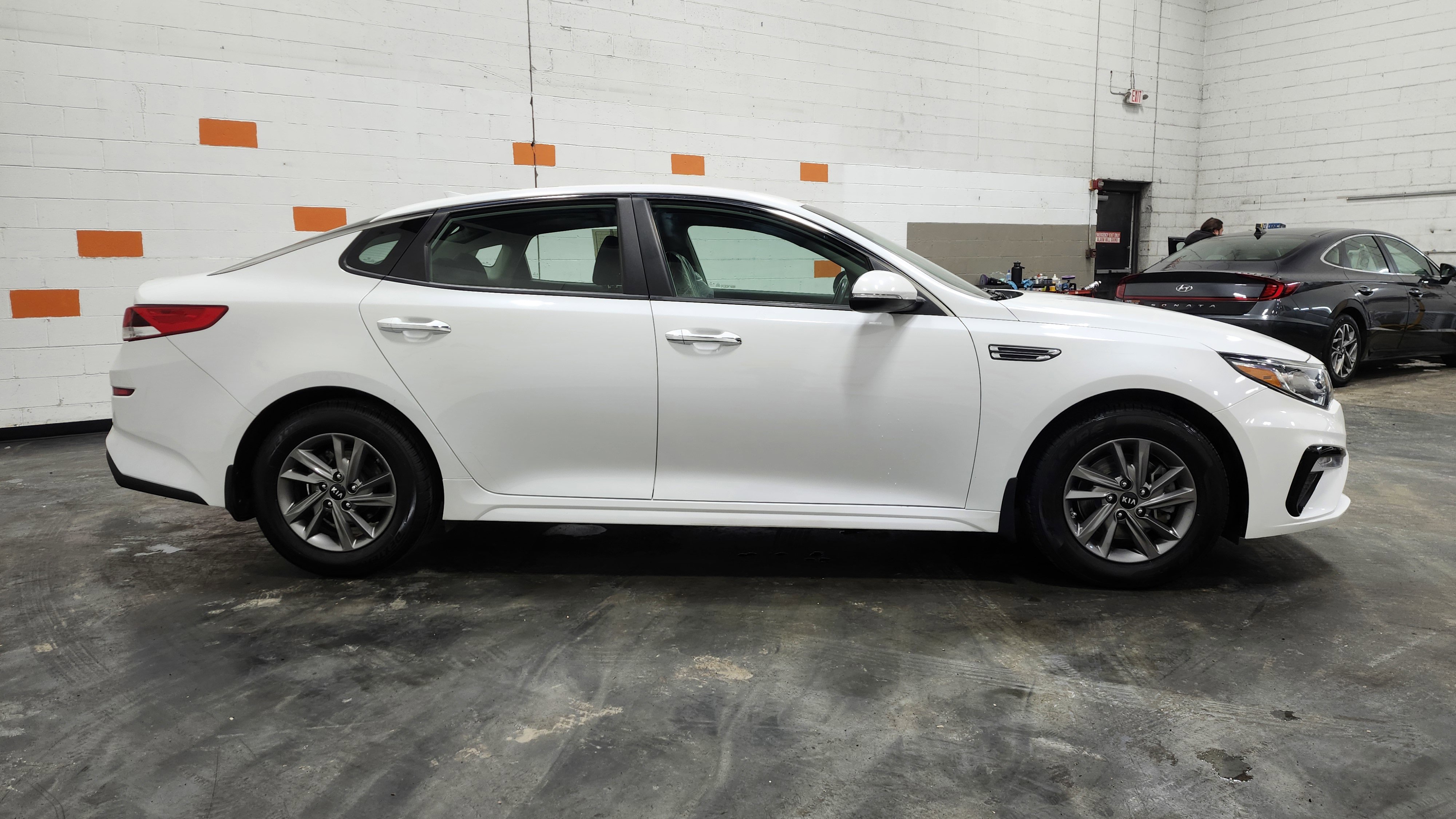 Used 2020 Kia Optima LX image 17