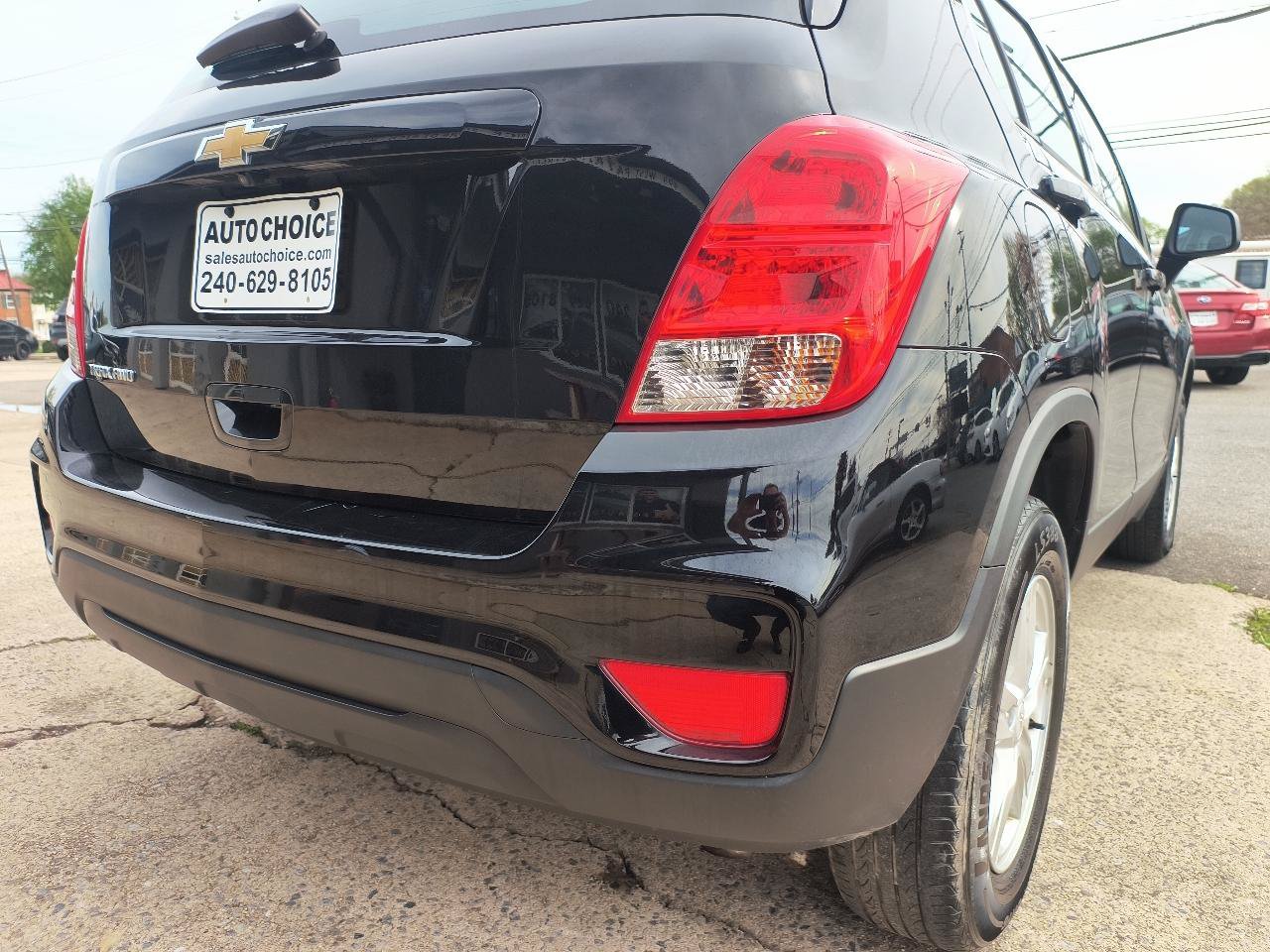 Used 2020 Chevrolet Trax LS AWD/4WD image 30