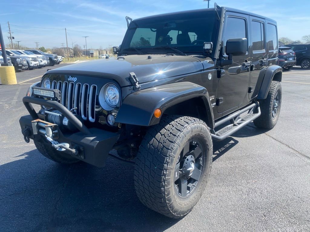 Used 2017 Jeep Wrangler Unlimited Sahara w/ Connectivity Group image 5