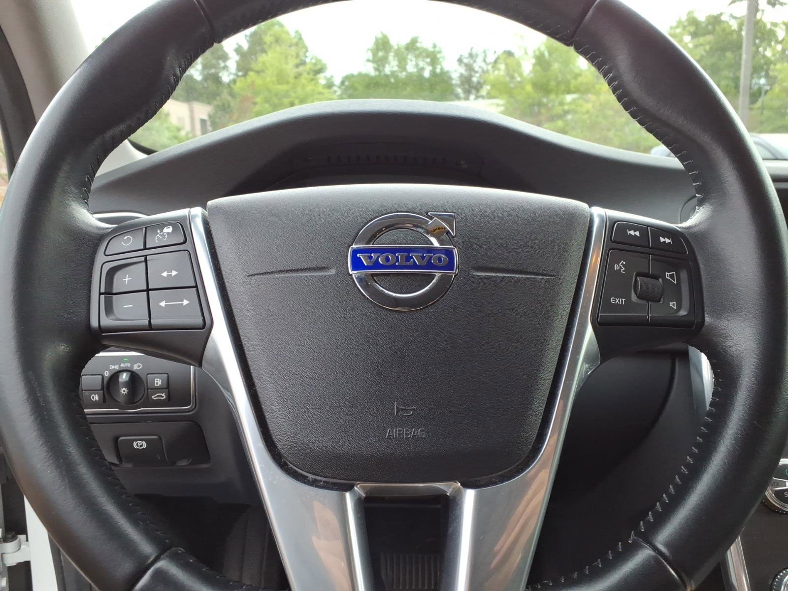 Used 2016 Volvo V60 T5 Cross Country Platinum AWD/4WD image 29