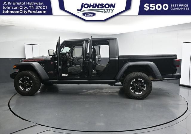 Used 2024 Jeep Gladiator Rubicon w/ Technology Group AWD/4WD image 37