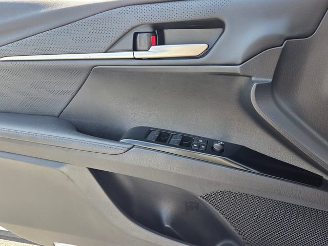 Used 2025 Toyota Camry XSE FWD image 33