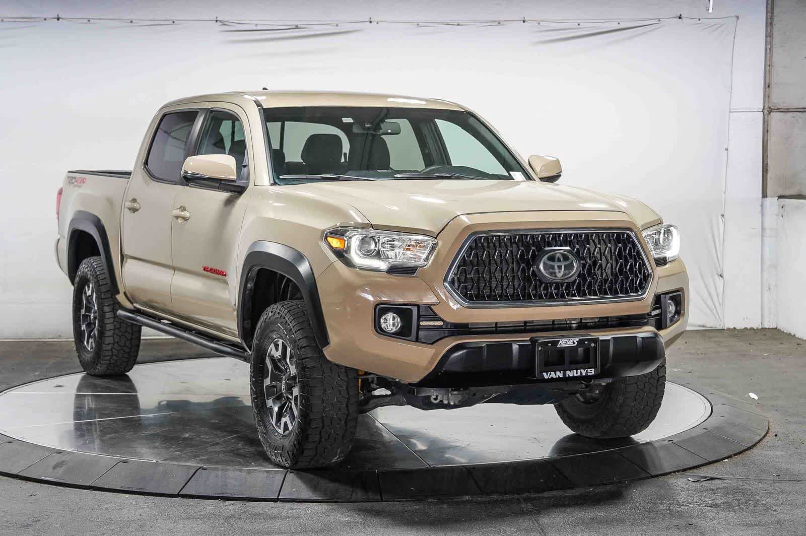 Used 2019 Toyota Tacoma TRD Off-Road w/ Technology Package AWD/4WD image 5