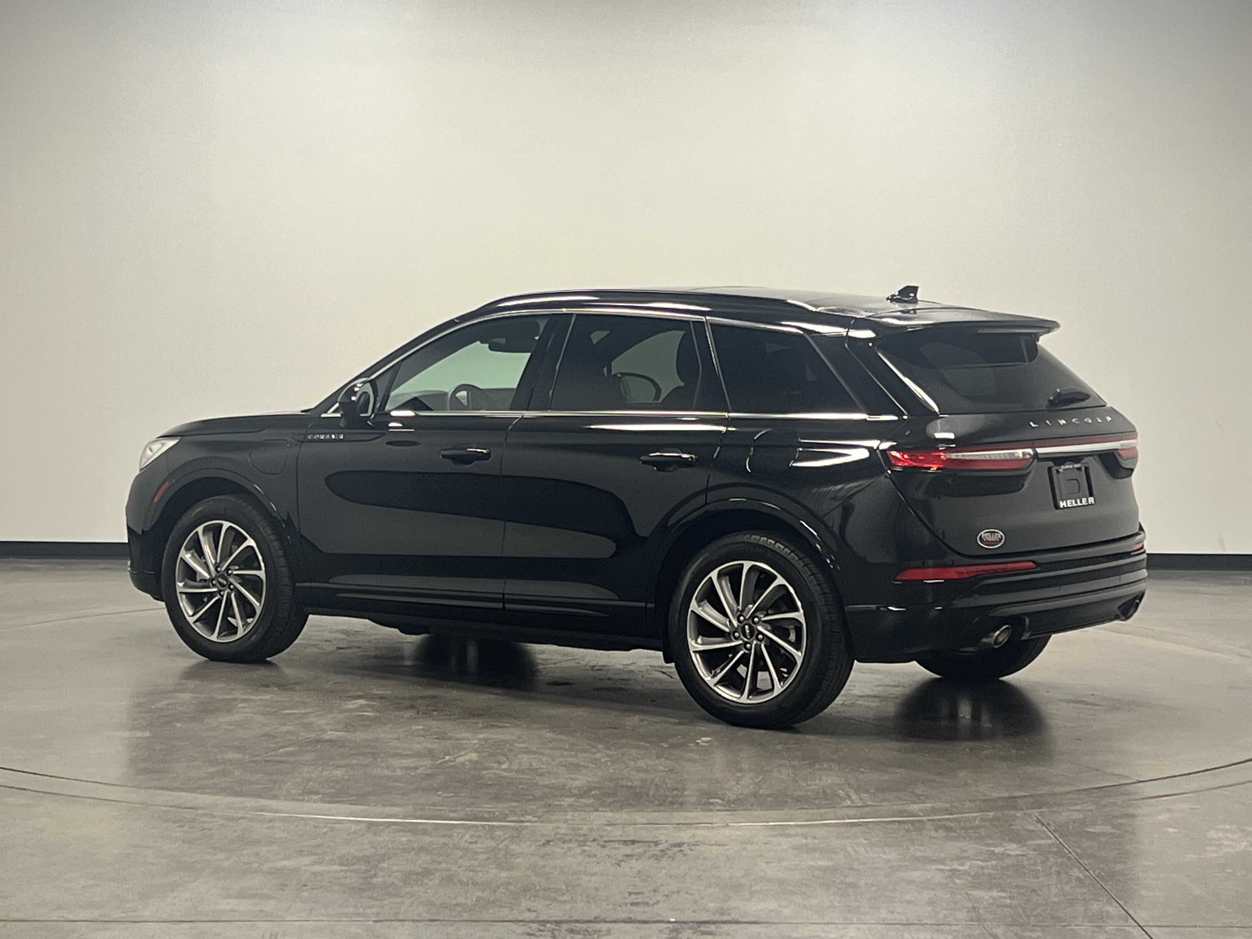 Used 2025 Lincoln Corsair Grand Touring image 6