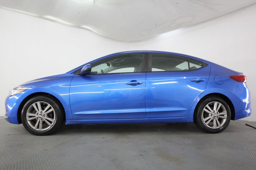 Used 2017 Hyundai Elantra SE w/ SE A/T Tech Package 03 FWD image 4