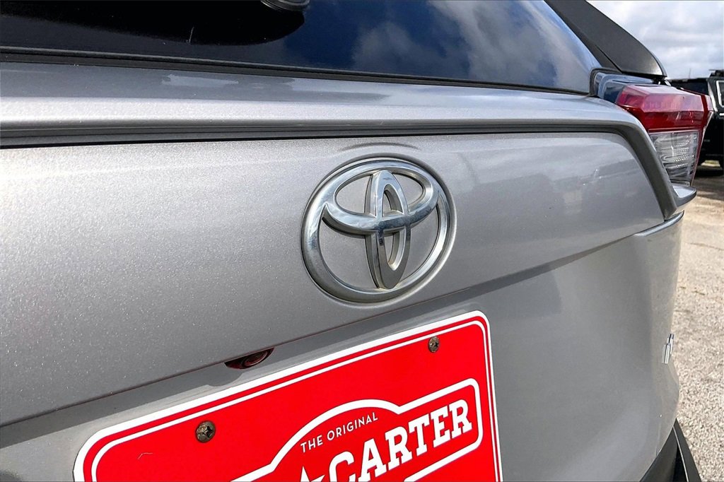 Used 2019 Toyota RAV4 LE image 26