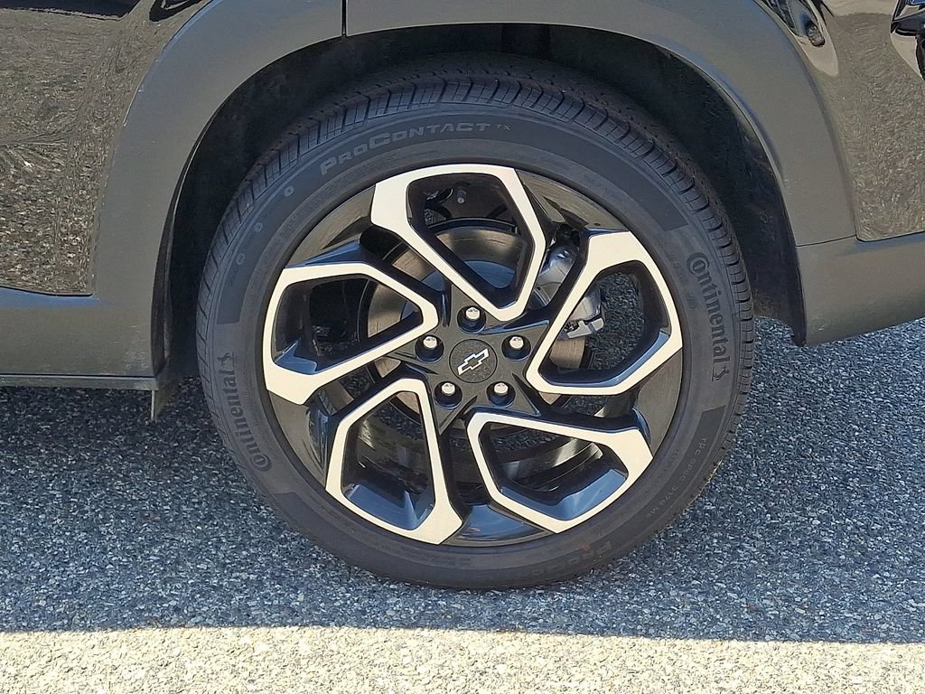 Used 2026 Chevrolet Trax RS w/ Sunroof Package FWD image 31