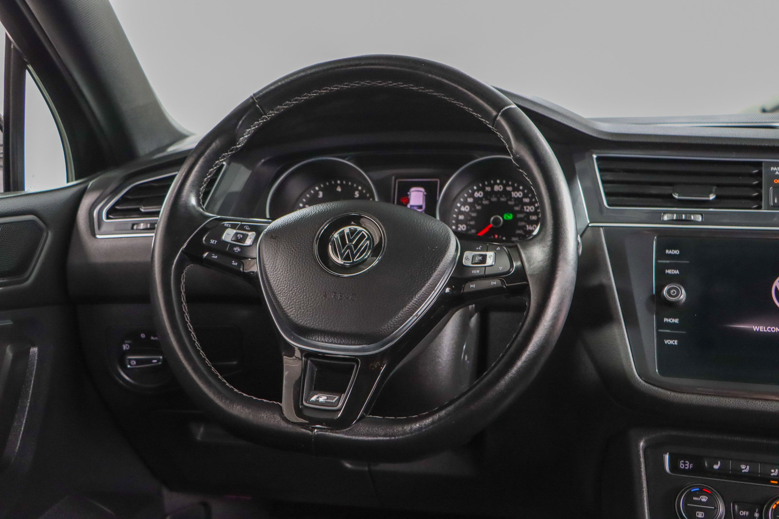 Used 2021 Volkswagen Tiguan SE R-Line image 12