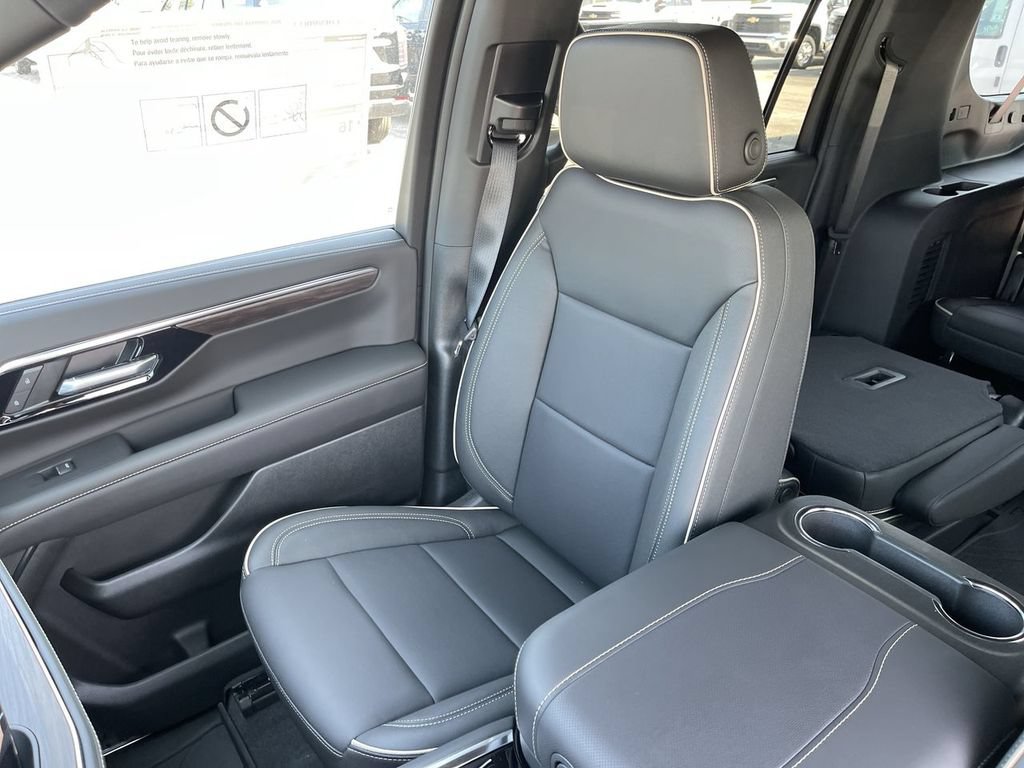 New 2026 Chevrolet Suburban Premier w/ Sun And Tow Package AWD/4WD image 26