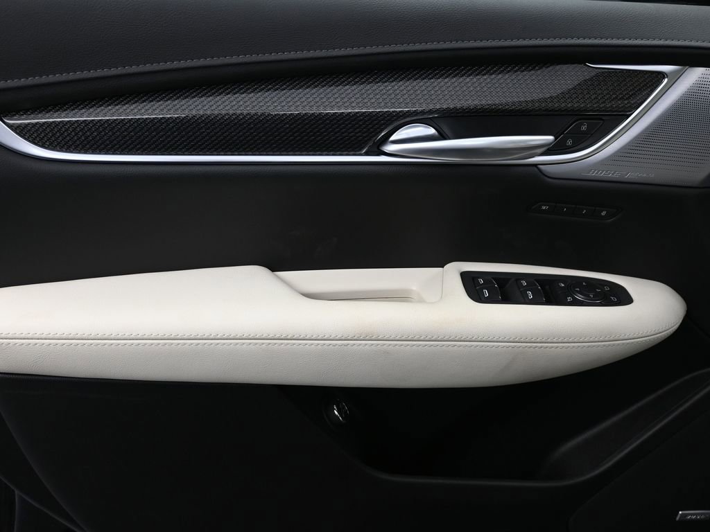 New 2026 Cadillac XT5 Sportv w/ LPO, Floor Liner Package AWD/4WD image 9