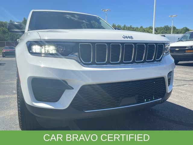 Used 2022 Jeep Grand Cherokee Laredo w/ Luxury Tech Group I AWD/4WD image 30