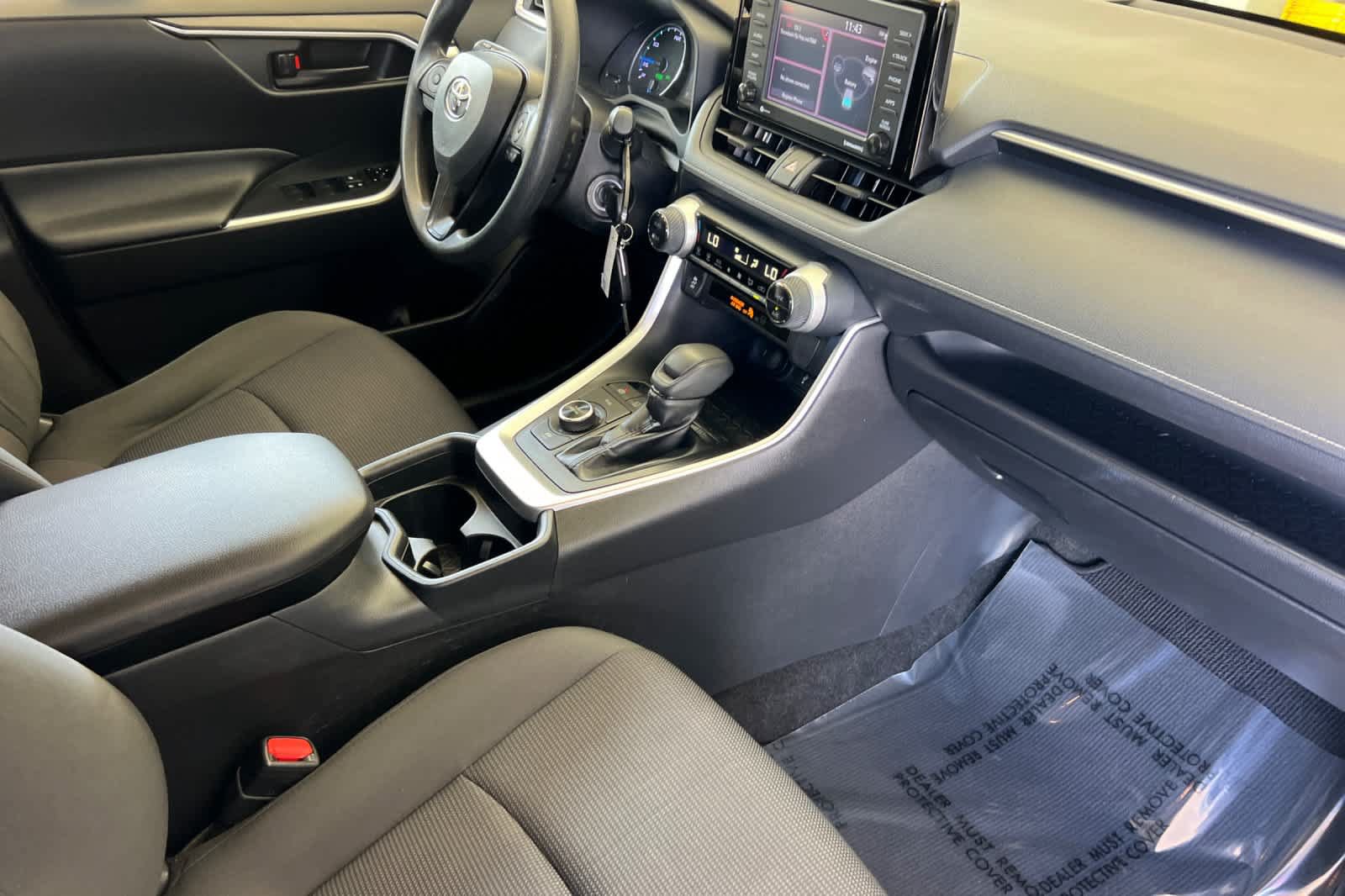 Used 2020 Toyota RAV4 LE AWD/4WD image 17