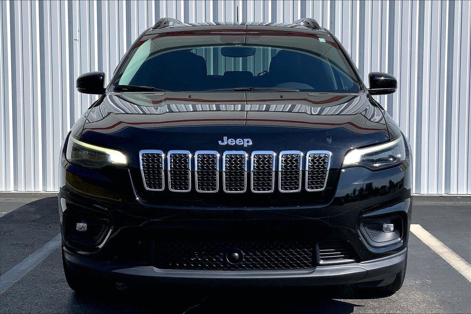 Used 2022 Jeep Cherokee Latitude Lux w/ Sun & Sound Group FWD image 3