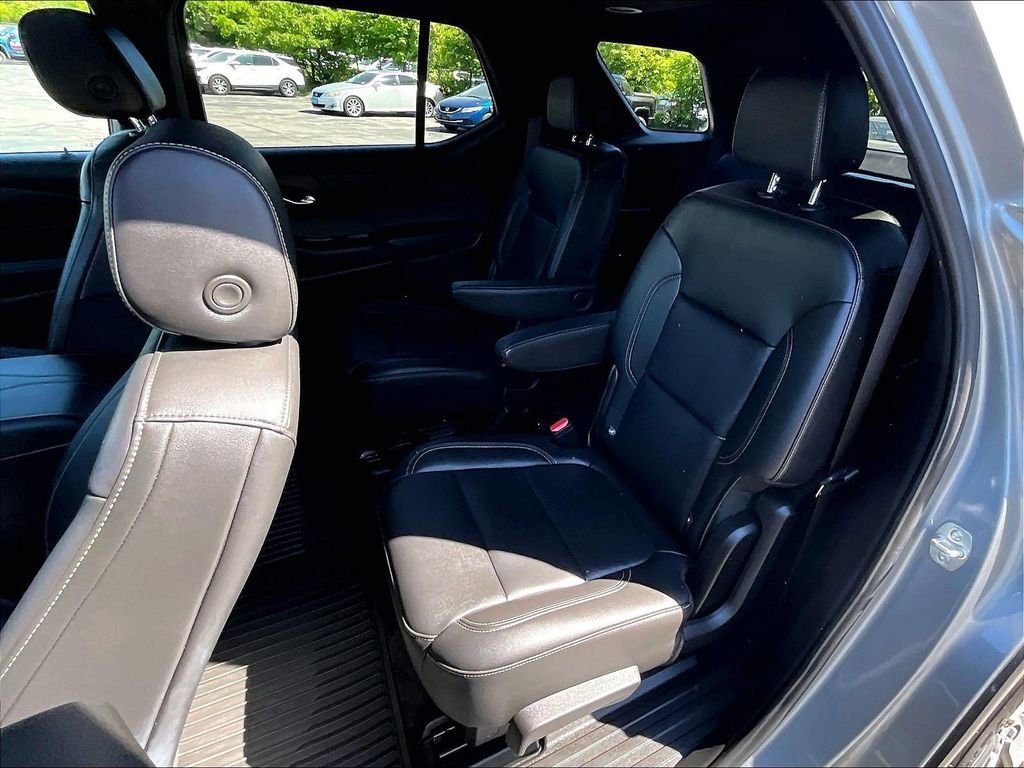 Used 2023 Chevrolet Traverse LT w/ LT Premium Package AWD/4WD image 14
