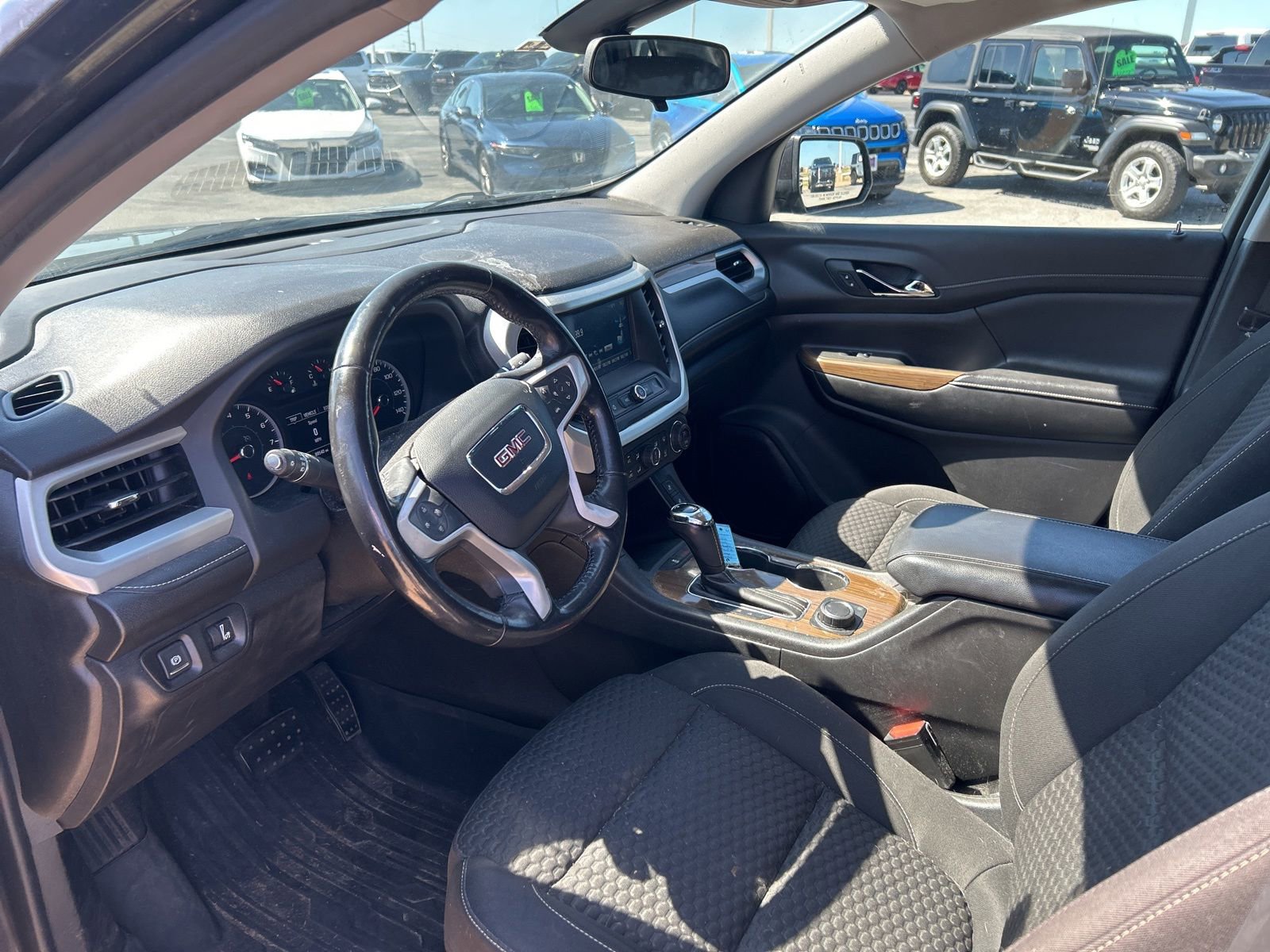 Used 2019 GMC Acadia SLE w/ LPO, Floor Liner Package FWD image 13
