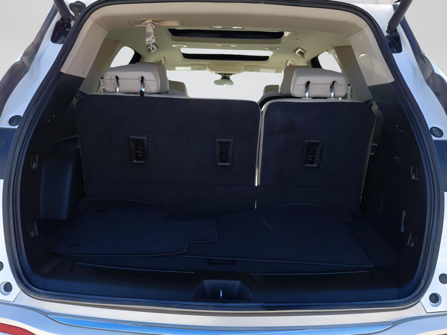 Used 2021 Buick Enclave Premium w/ Sun and Sites Package image 21