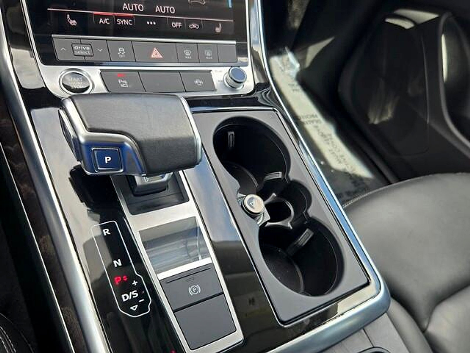 Used 2023 Audi Q8 Premium w/ Convenience Package AWD/4WD image 21