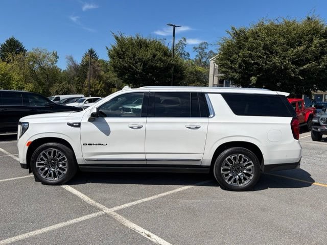 Used 2024 GMC Yukon XL Denali Ultimate AWD/4WD image 2