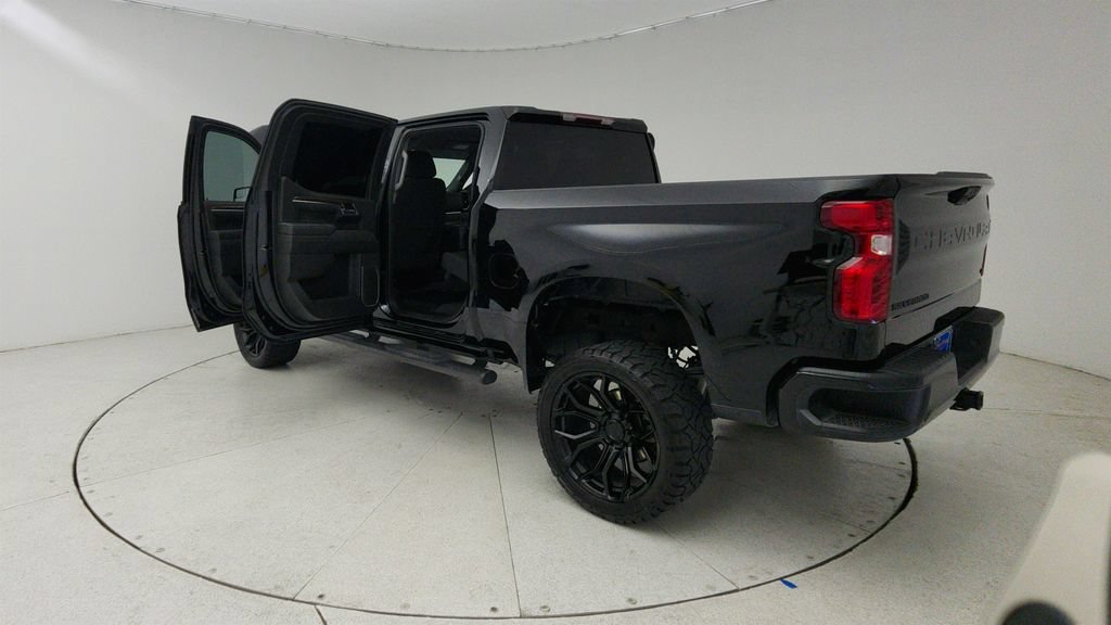 Used 2024 Chevrolet Silverado 1500 LT RWD image 11