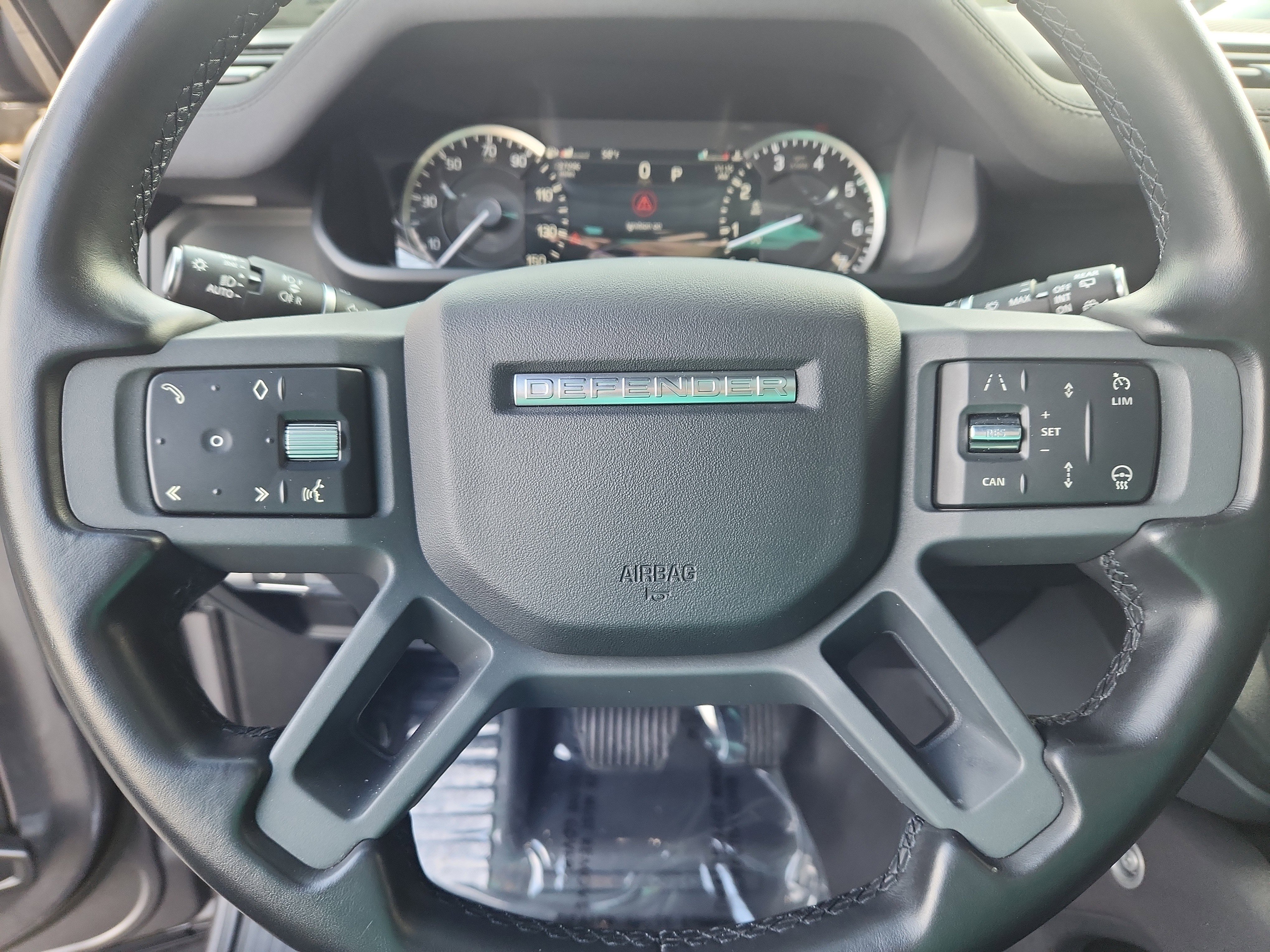 Used 2023 Land Rover Defender 110 X-Dynamic SE image 16