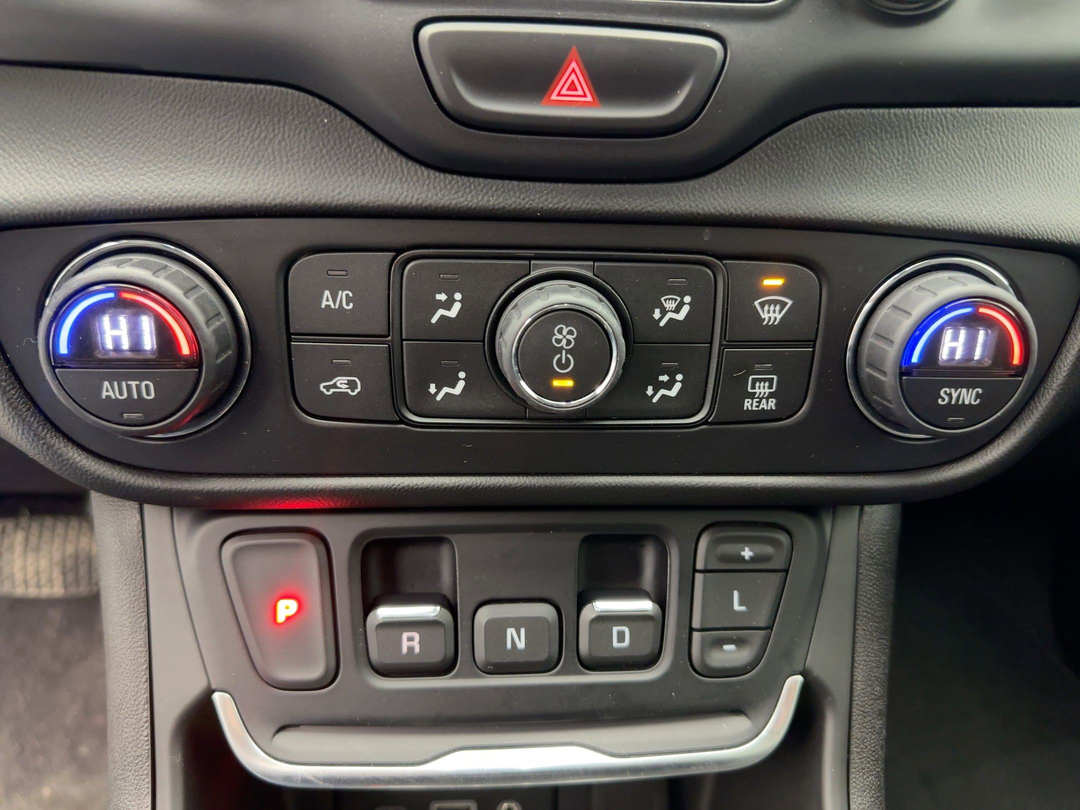 Certified 2018 GMC Terrain SLT w/ Preferred Package image 18