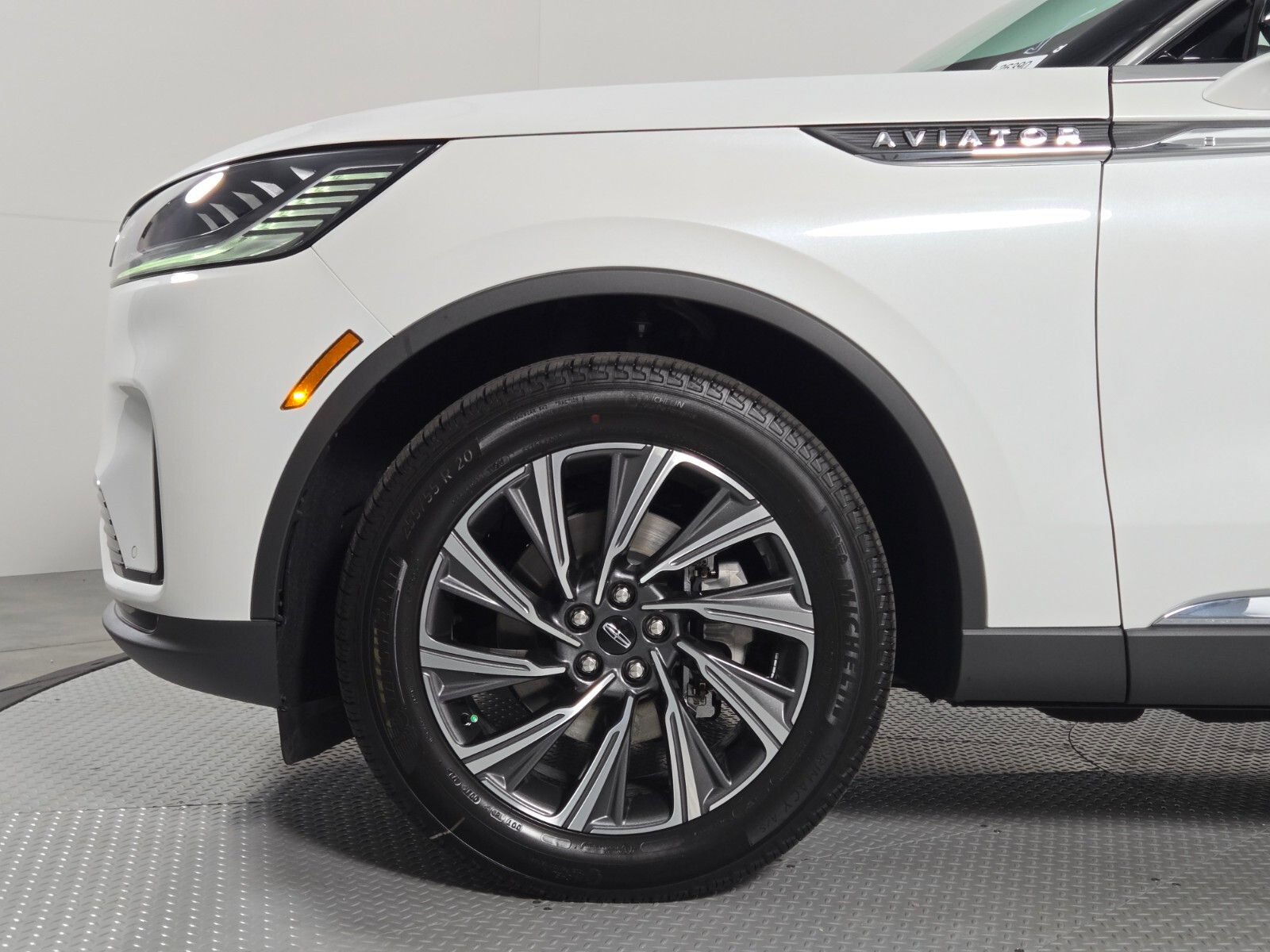 New 2026 Lincoln Aviator AWD image 11