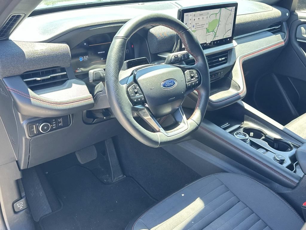 Used 2025 Ford Explorer ST-Line AWD/4WD image 2