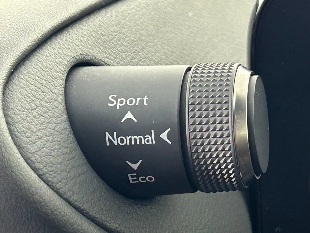 Used 2022 Lexus ES 300h w/ Luxury Package FWD image 30