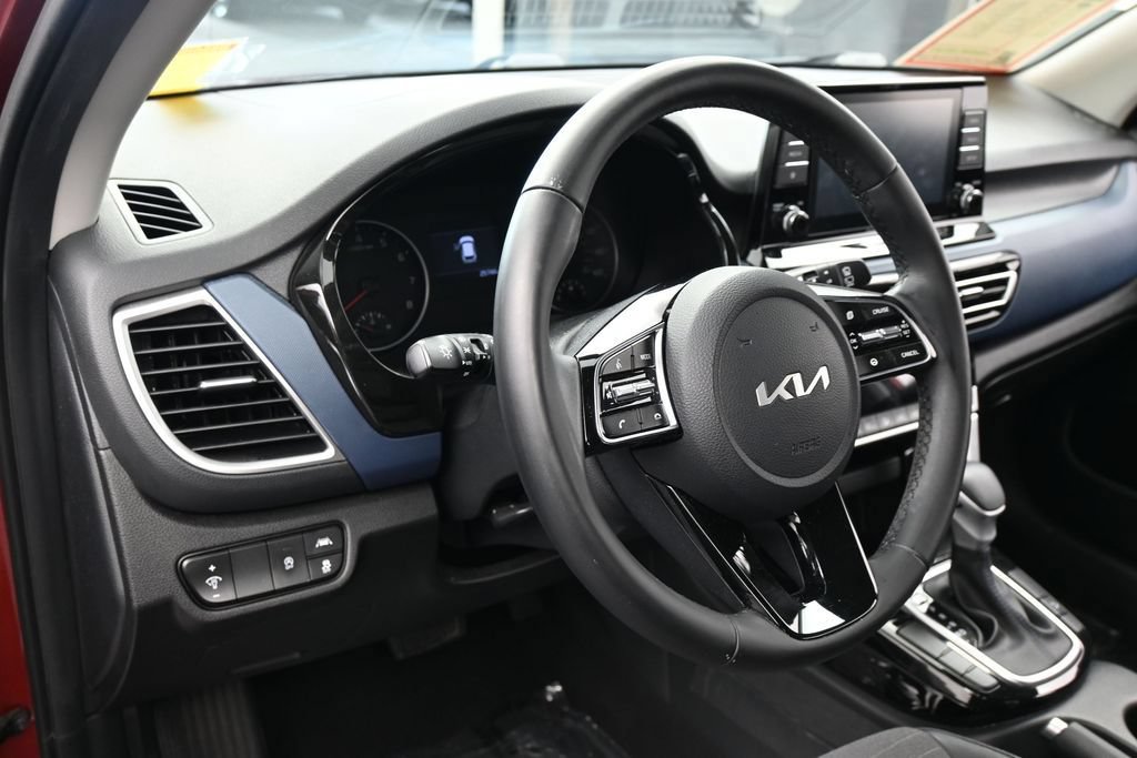 Used 2023 Kia Seltos S FWD image 14