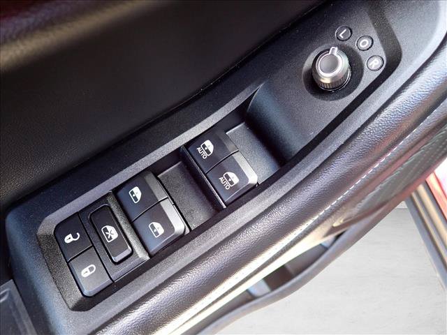 Used 2023 Jeep Grand Cherokee Limited w/ Black Appearance Package AWD/4WD image 16