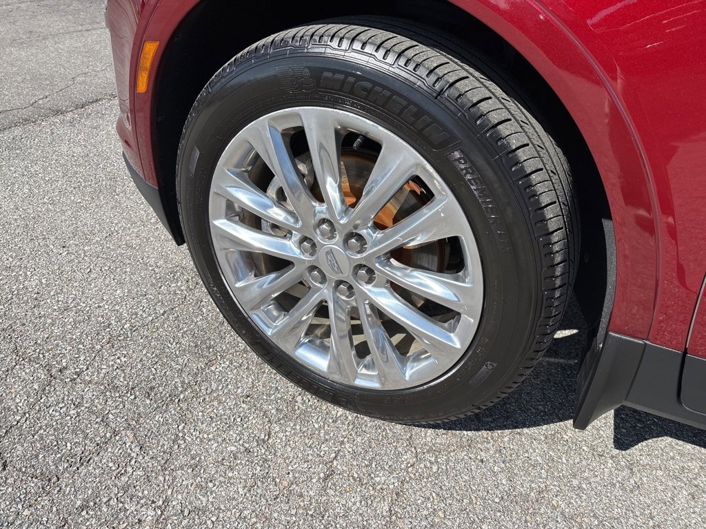 Used 2017 Cadillac XT5 Platinum w/ Driver Assist Package image 6