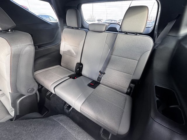 Used 2025 Chevrolet Traverse LT image 8