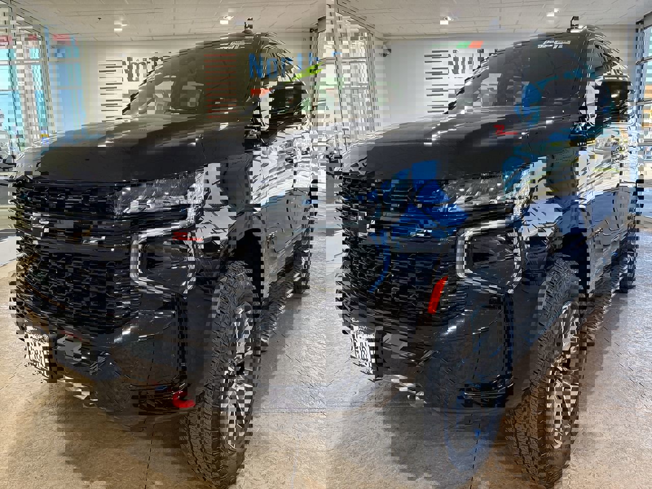 Used 2024 Chevrolet Tahoe Z71 w/ Luxury Package image 6