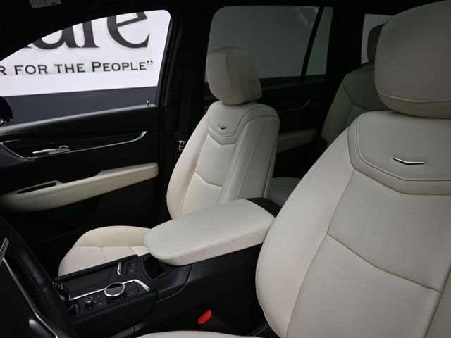 Used 2024 Cadillac XT6 Sport w/ Technology Package AWD/4WD image 17