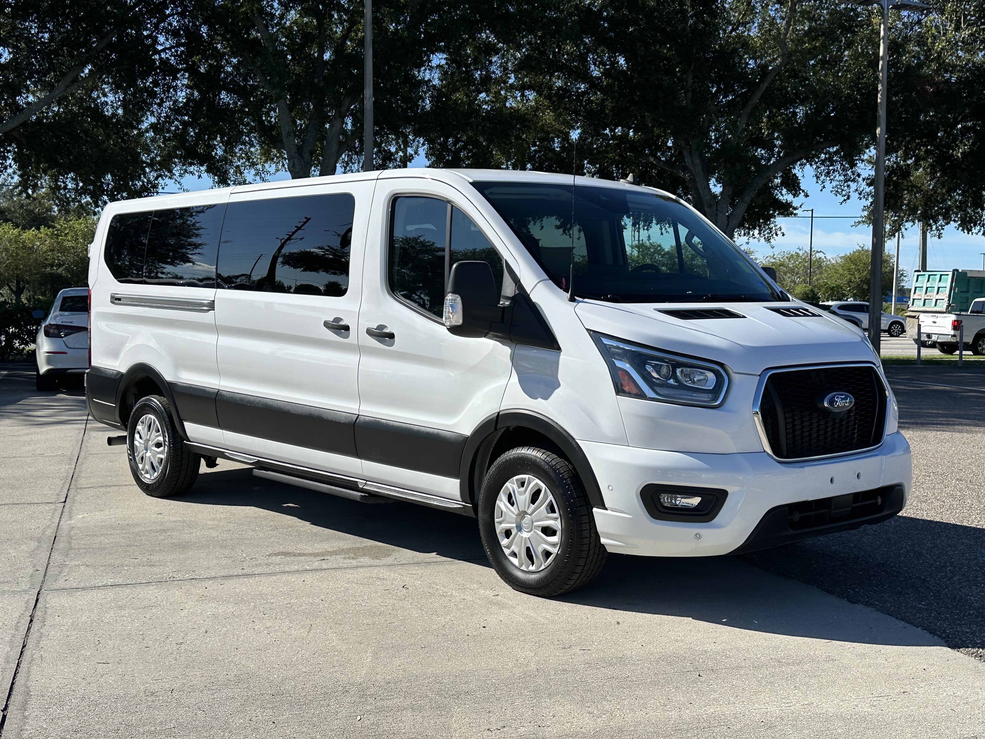 Used 2023 Ford Transit 350 XLT RWD image 3