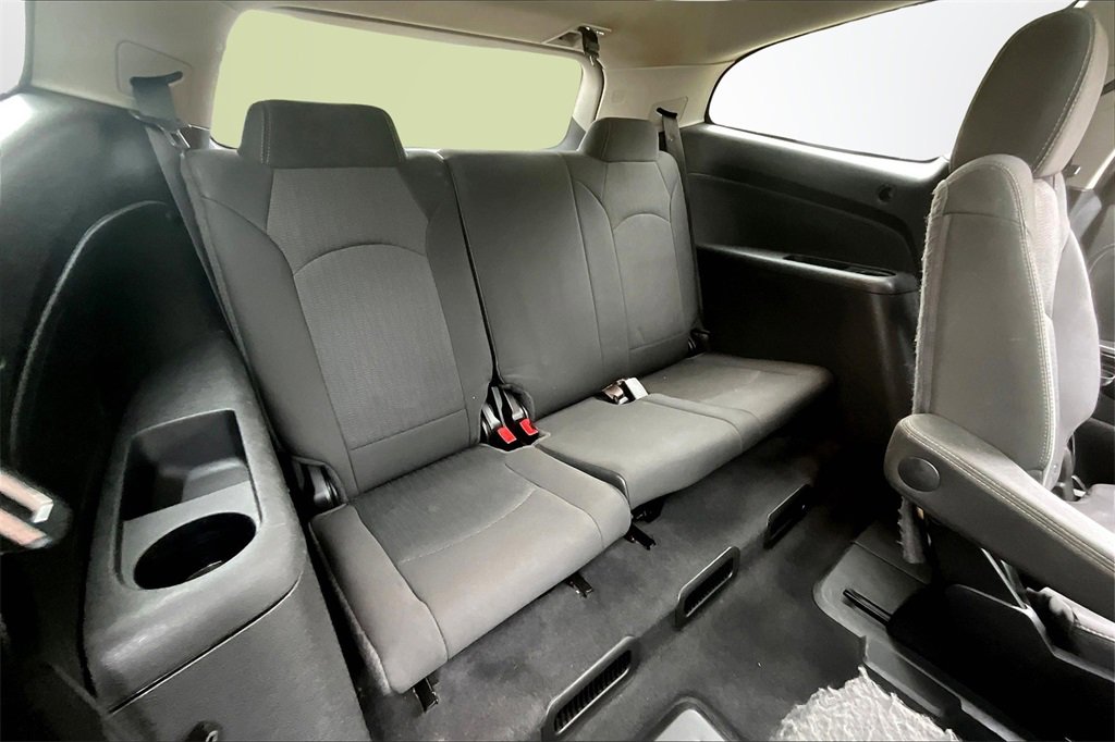 Used 2017 Chevrolet Traverse LT w/ Style and Technology Package image 26