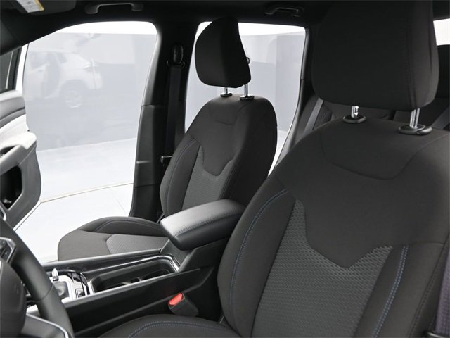 Used 2025 Jeep Compass Sport image 24