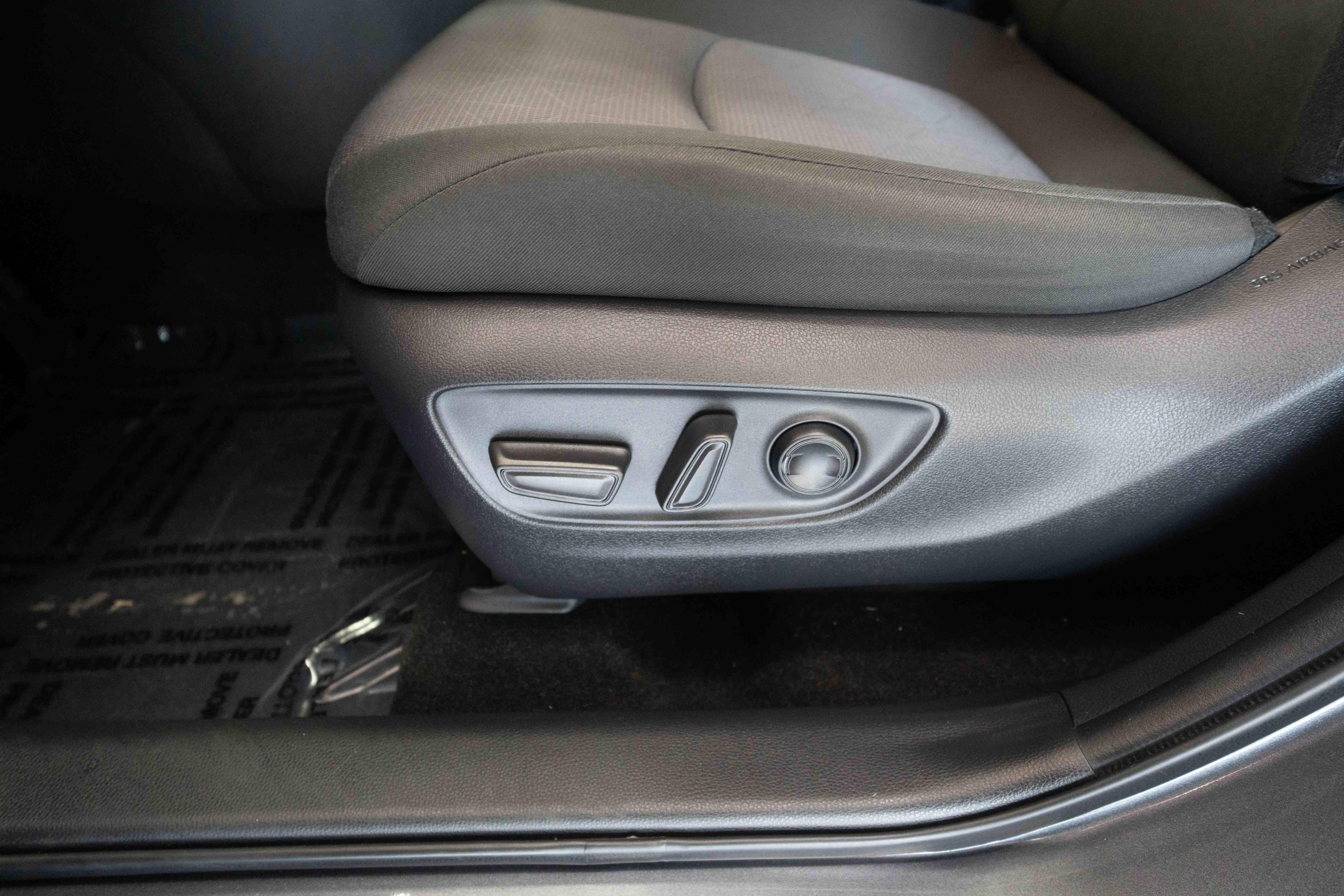 Used 2019 Toyota RAV4 XLE w/ Convenience Package AWD/4WD image 12