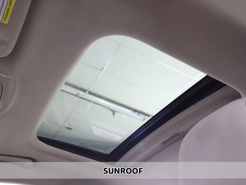 Used 2020 Ford Fusion SE w/ Equipment Group 151A image 4