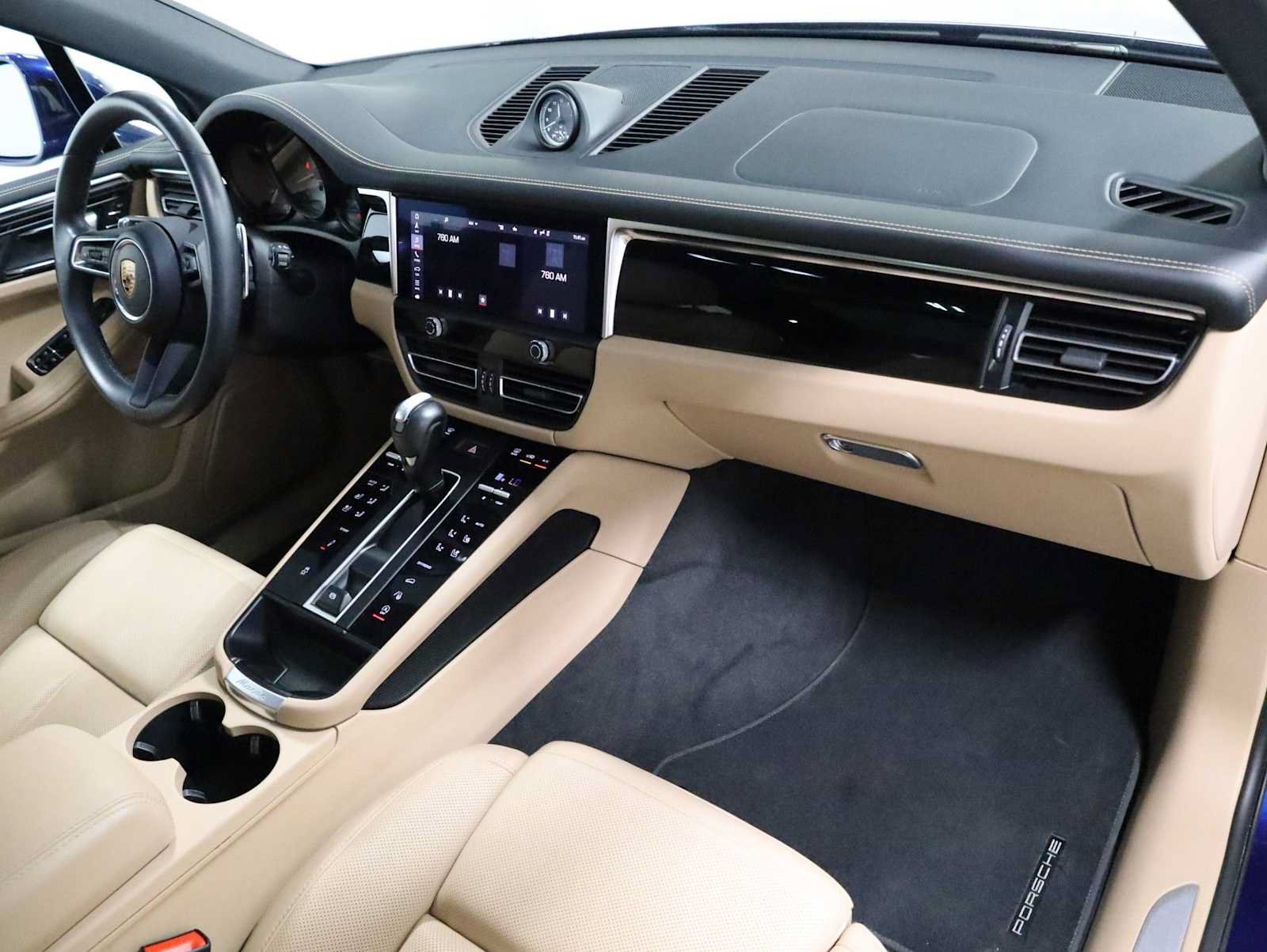 Certified 2023 Porsche Macan S AWD/4WD image 6