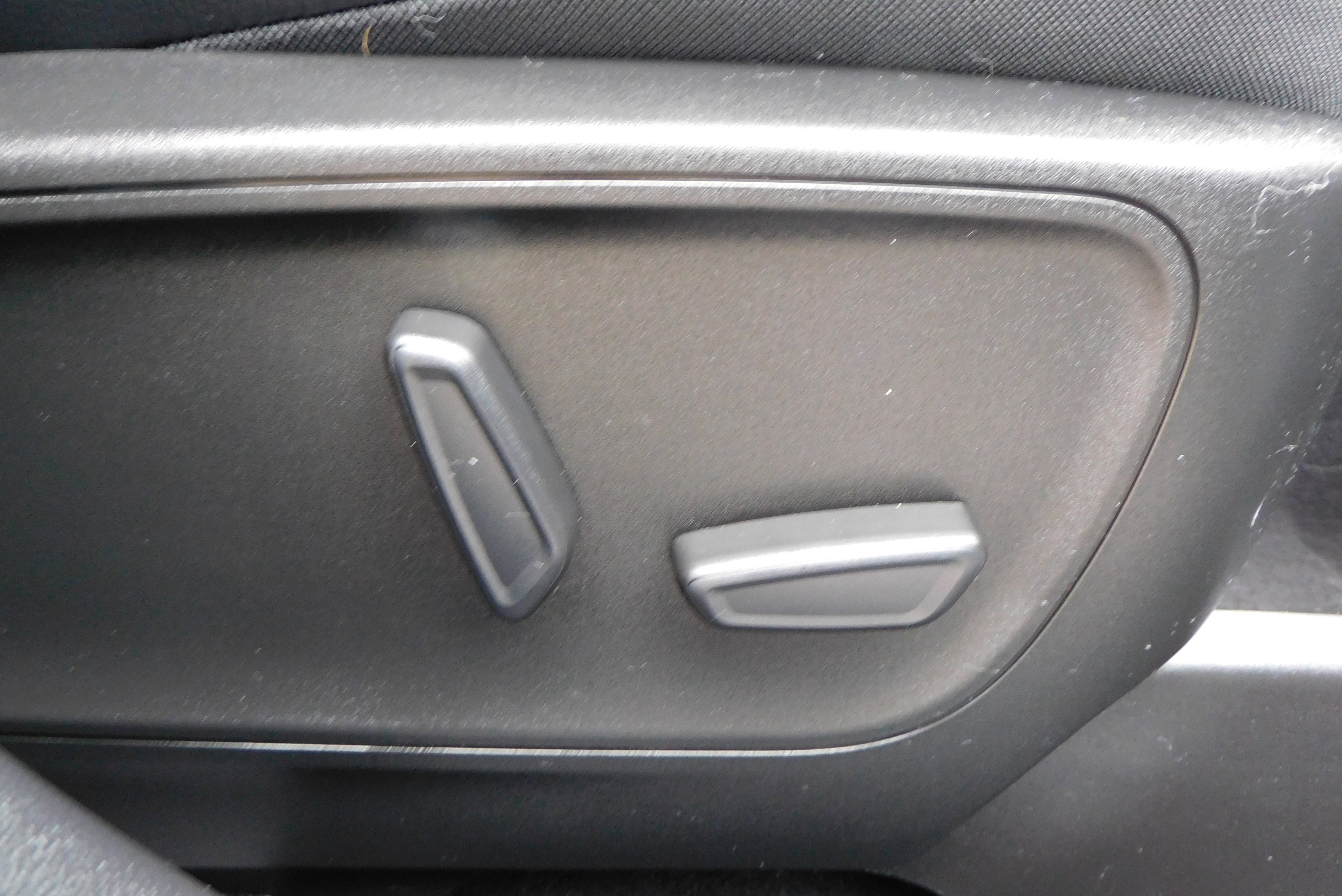 Used 2022 Ford Escape Titanium image 30