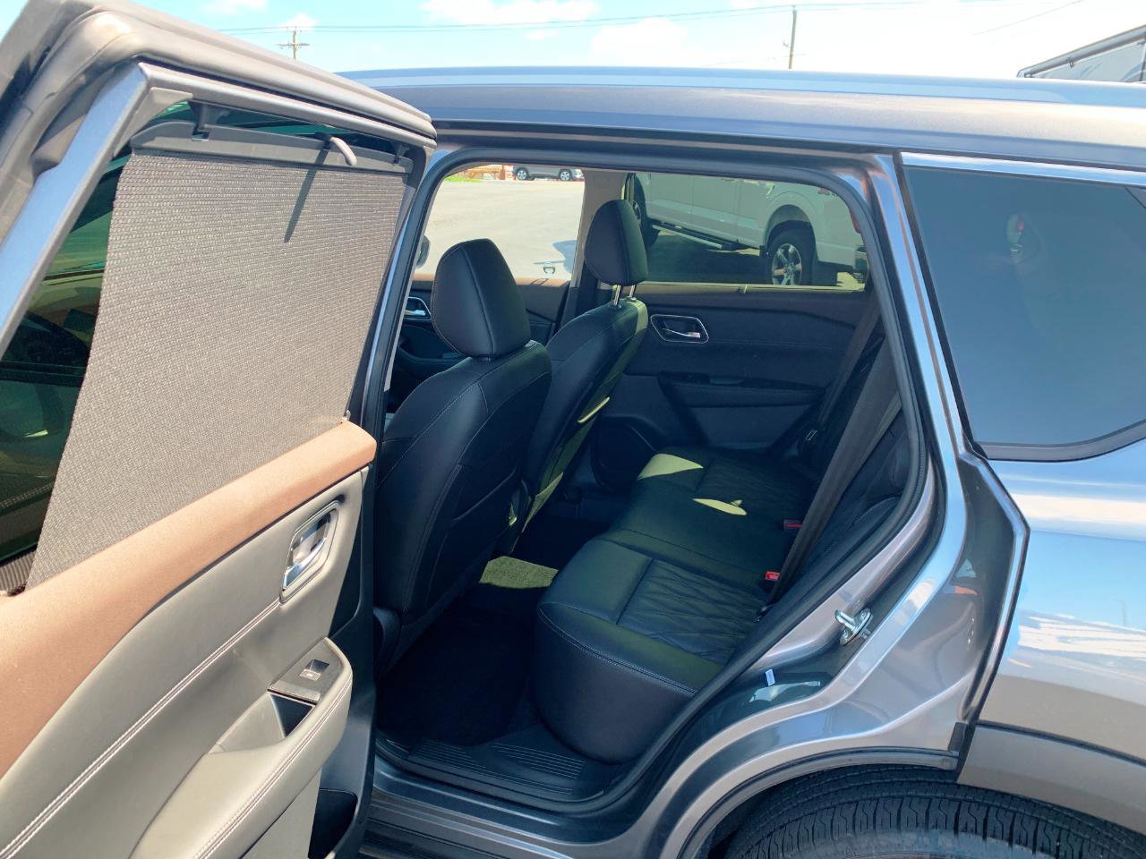 Used 2023 Nissan Rogue Platinum AWD/4WD image 6