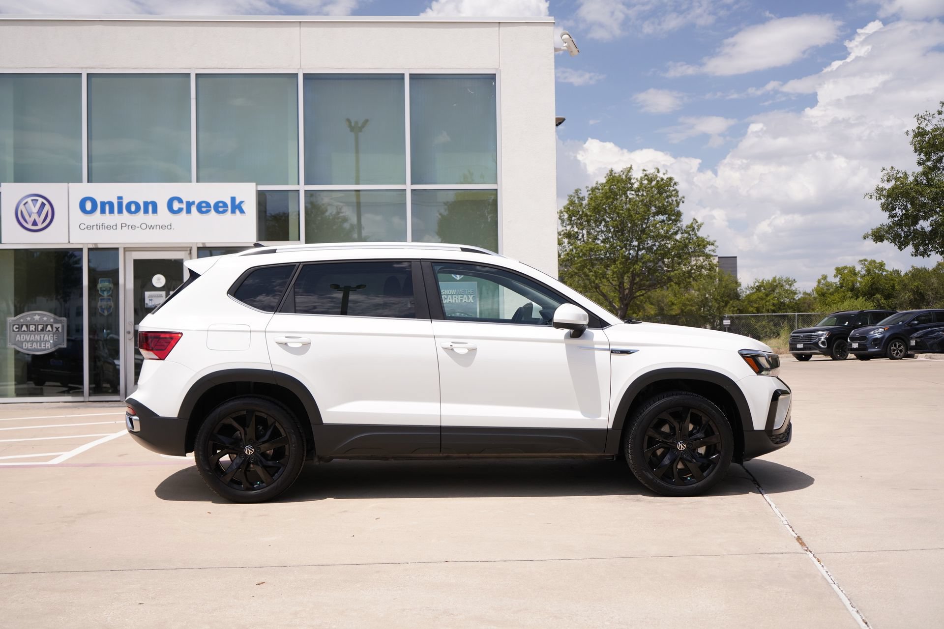 Certified 2023 Volkswagen Taos SE w/ Black Wheel Package FWD image 4