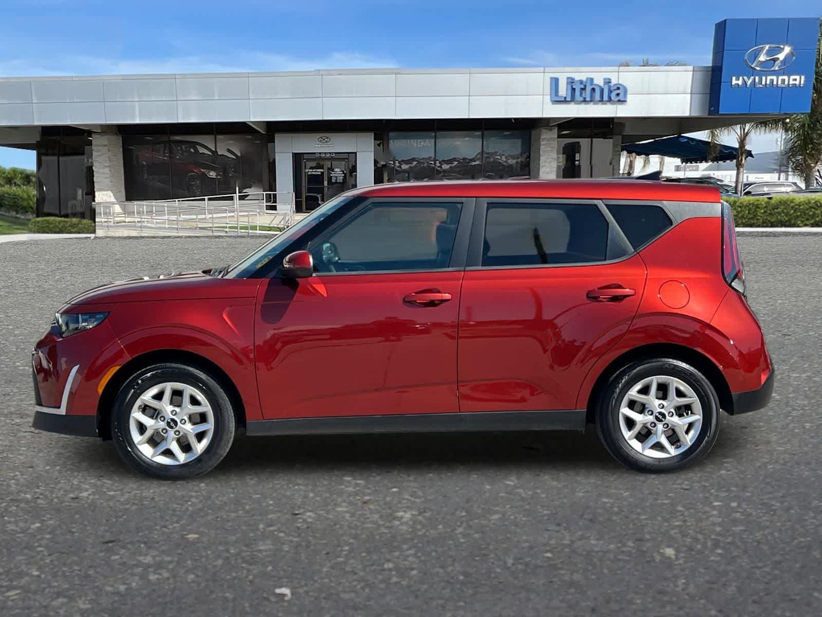 Used 2025 Kia Soul LX w/ LX Technology Package FWD image 6