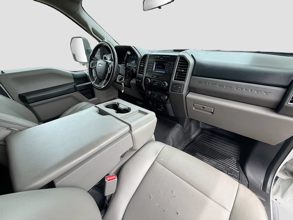 Used 2017 Ford F550 2WD Regular Cab Super Duty image 30