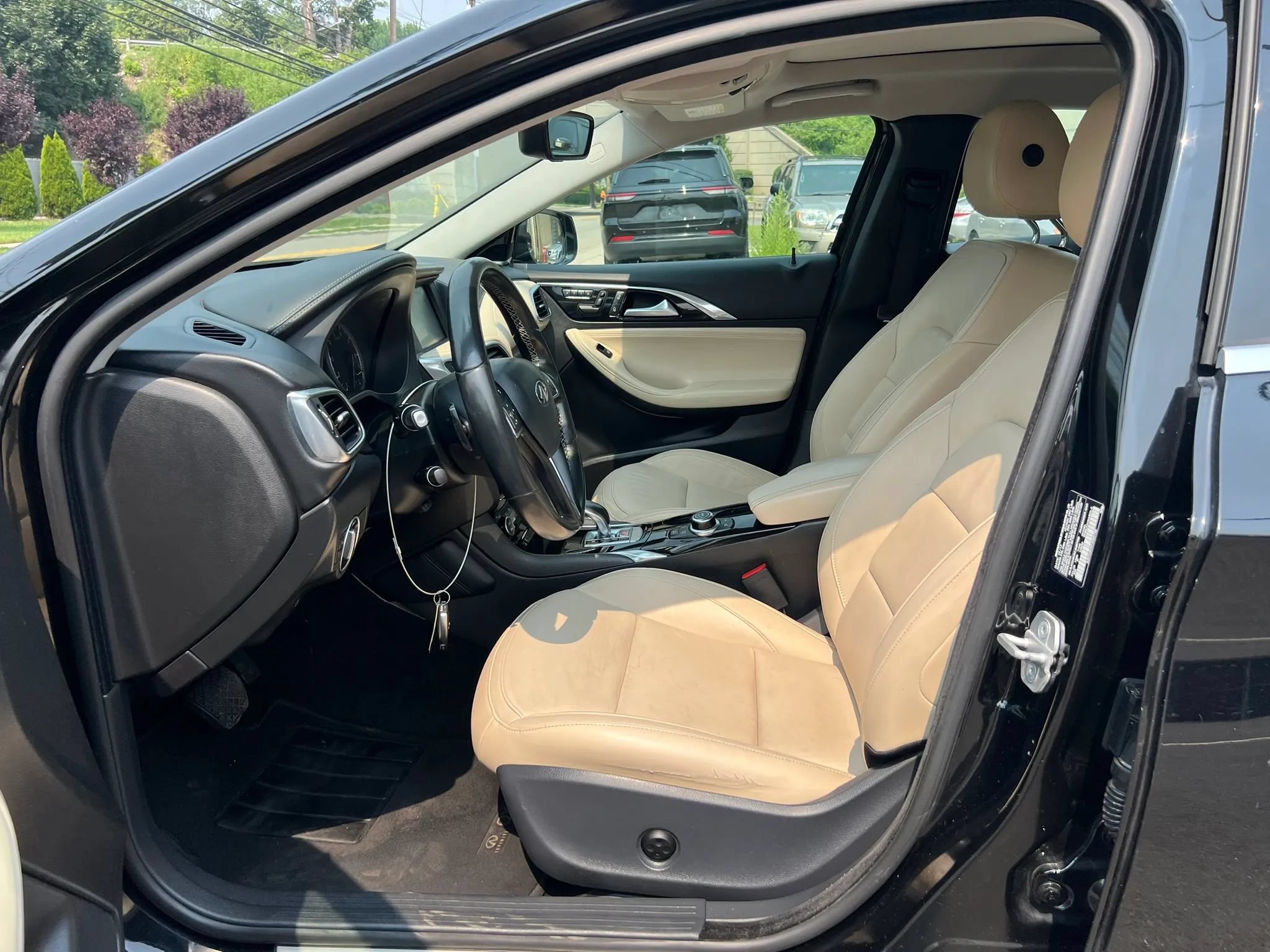 Used 2018 INFINITI QX30 Premium w/ Navigation Package AWD/4WD image 27