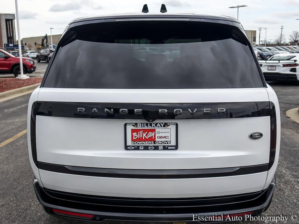 Used 2023 Land Rover Range Rover Long Wheelbase SE image 6