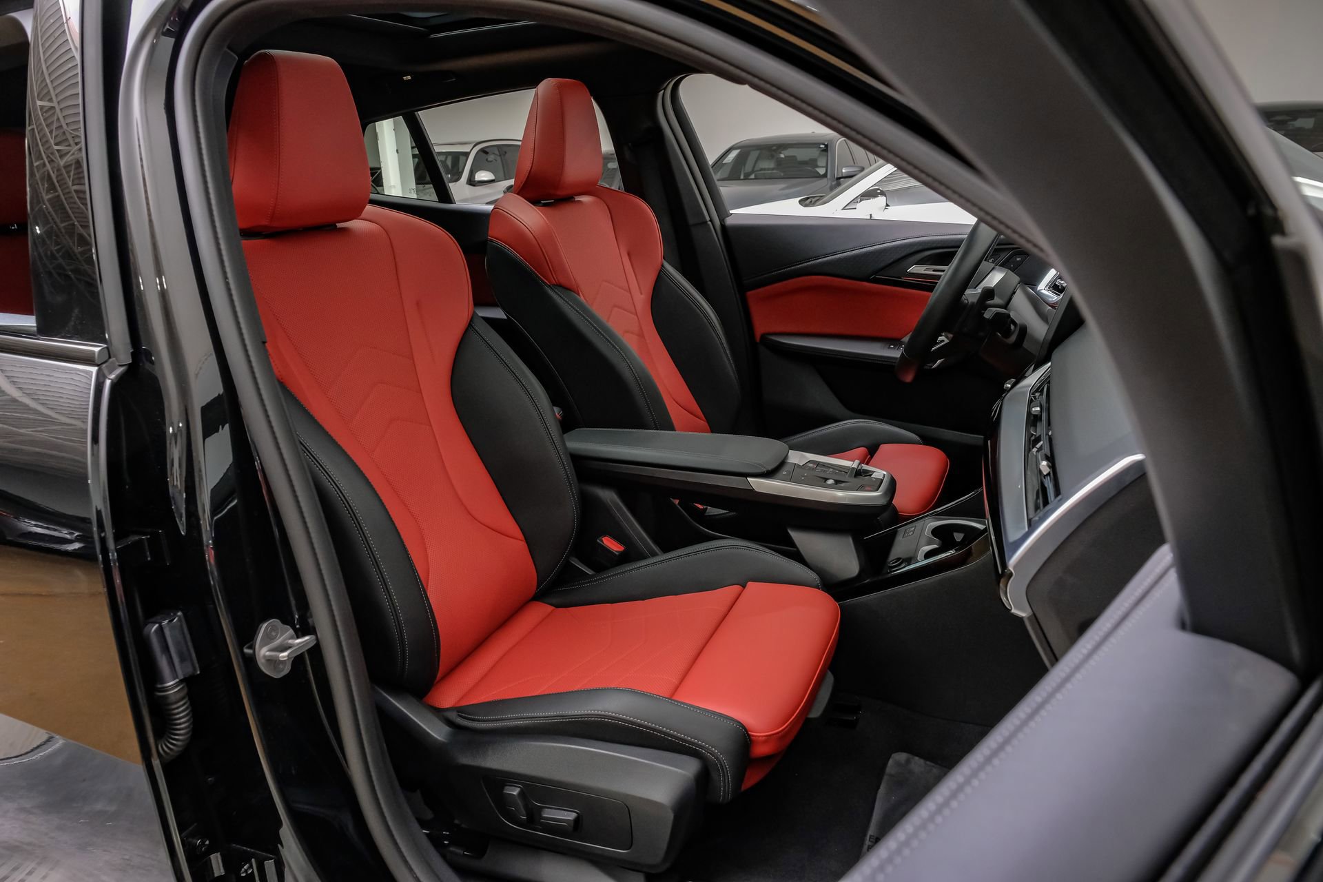 Used 2025 BMW X2 xDrive28i image 36