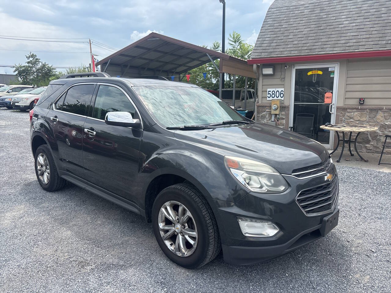Used 2017 Chevrolet Equinox LT AWD/4WD image 4
