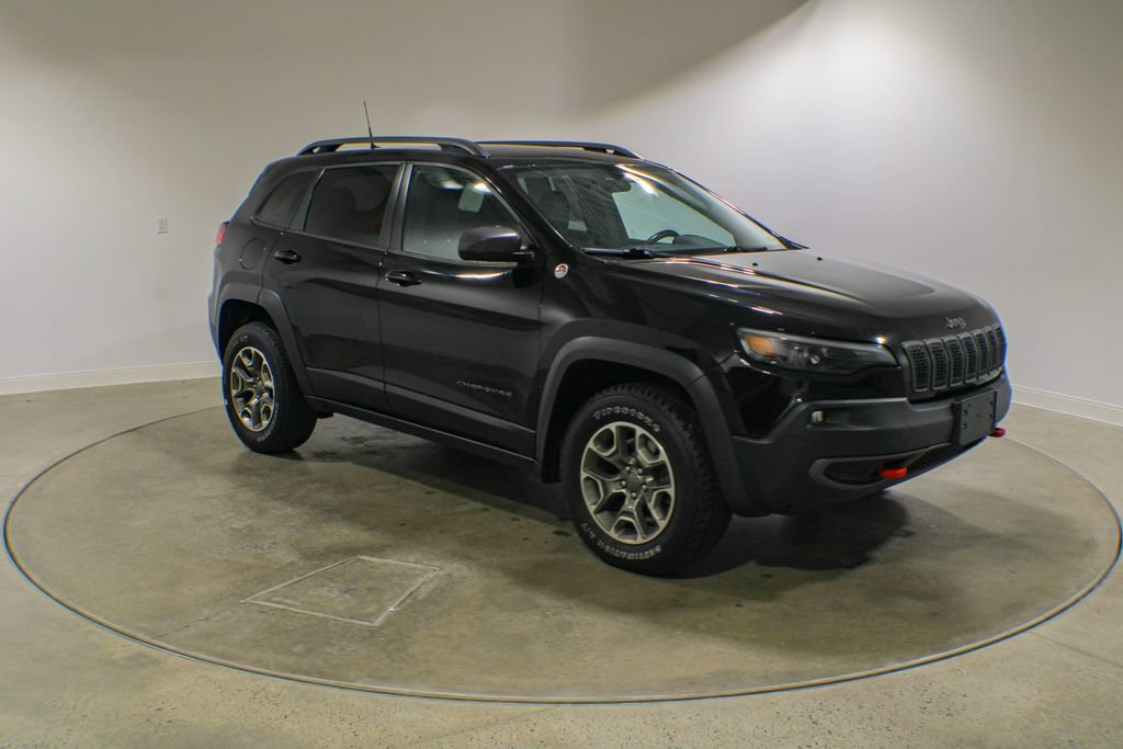 Used 2020 Jeep Cherokee Trailhawk AWD/4WD image 8